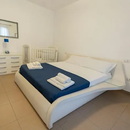 Luminoso E Pratico Con Spazio Esterno Apartmán *